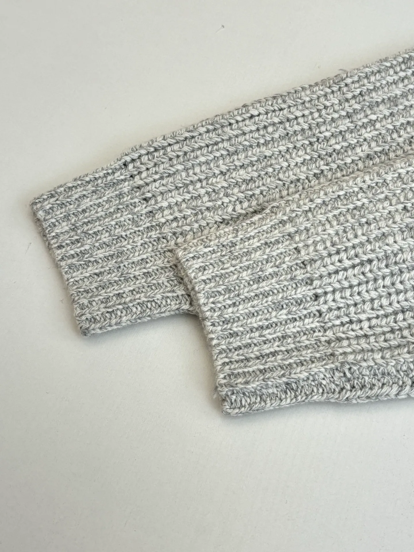 P770 Stone Island*/石岛 Thick needle armband logo knitted zipper jacket Size: S/M/L/XL